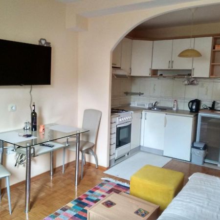 Pine Tree Apartment Sarajevo Ngoại thất bức ảnh