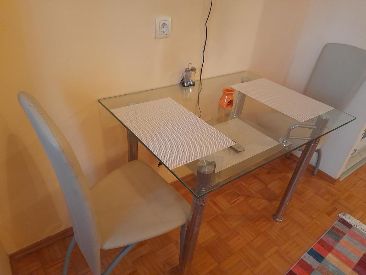 Pine Tree Apartment Sarajevo Ngoại thất bức ảnh